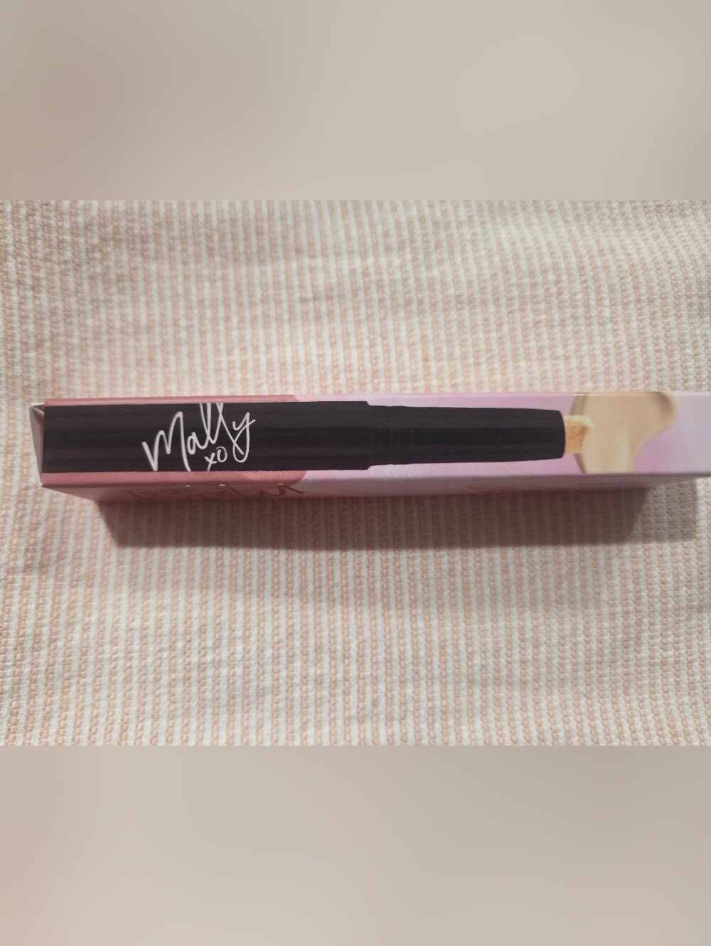 Mally Dark Circle Corrector - Pink Packaging - Picture 2 of 3